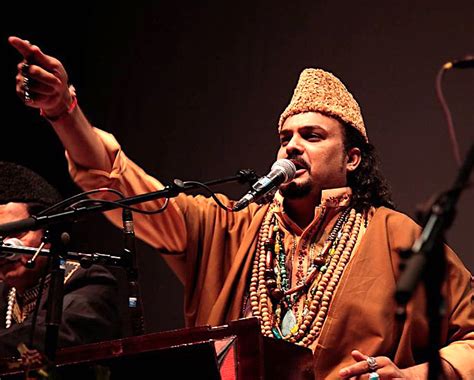  Love, Loss and Legacy: A Journey Through Pakistani Qawwali - Unpacking Tradition through Passionate Lyrics and Transcendent Melodies